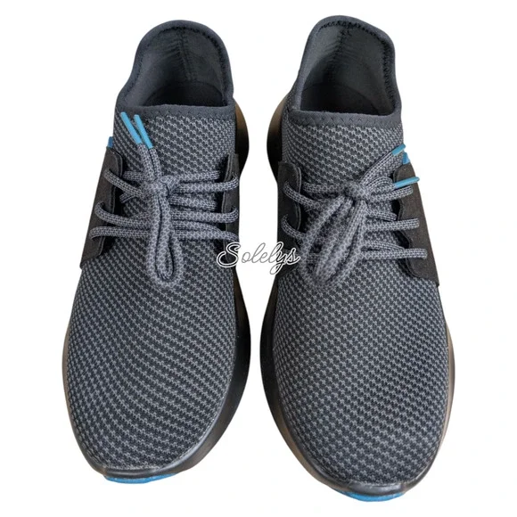 Vessi Everyday Classic Womens 8 Black Vegan Waterproof Dyma-Tex Lace Up Sneaker